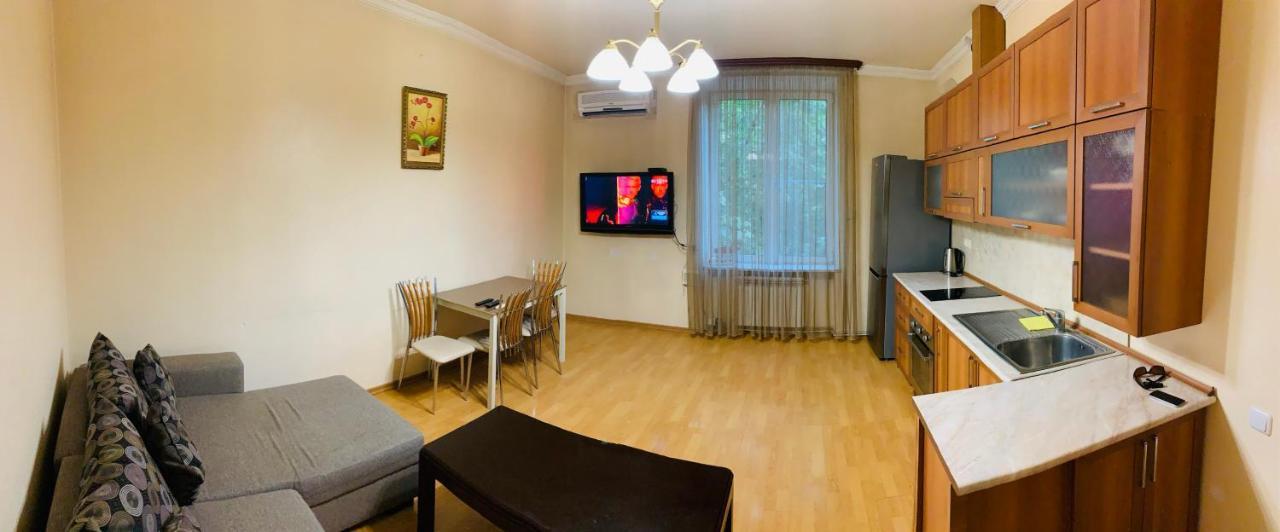 City Center Apartment On Sayat Nova Street Yerevan Exterior photo