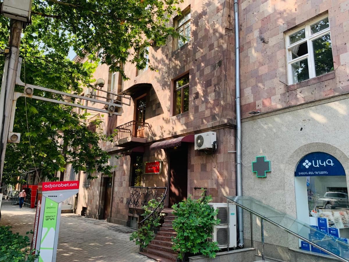 City Center Apartment On Sayat Nova Street Yerevan Exterior photo