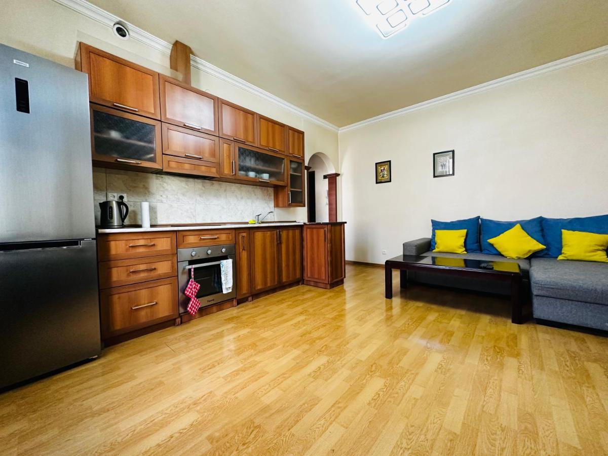 City Center Apartment On Sayat Nova Street Yerevan Exterior photo
